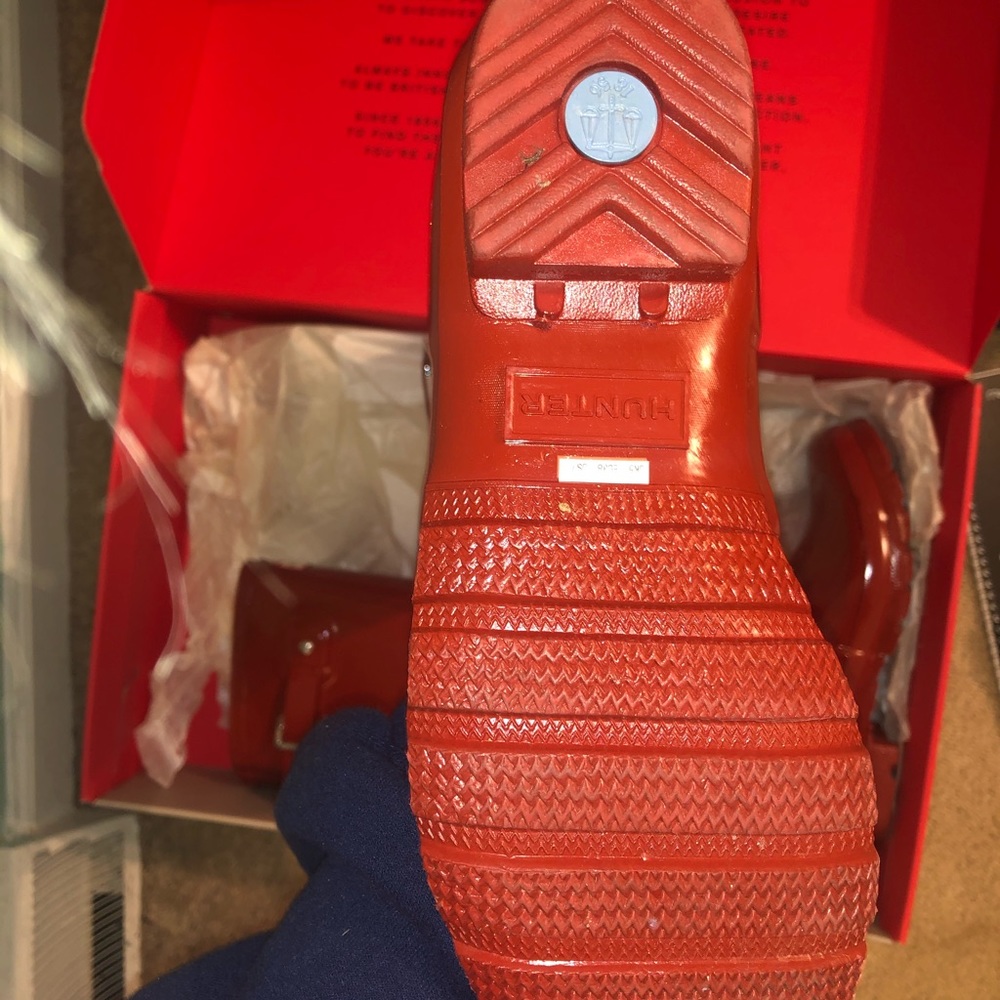 Women’s size 7 Hunter Rainboots - Picture 3 of 8